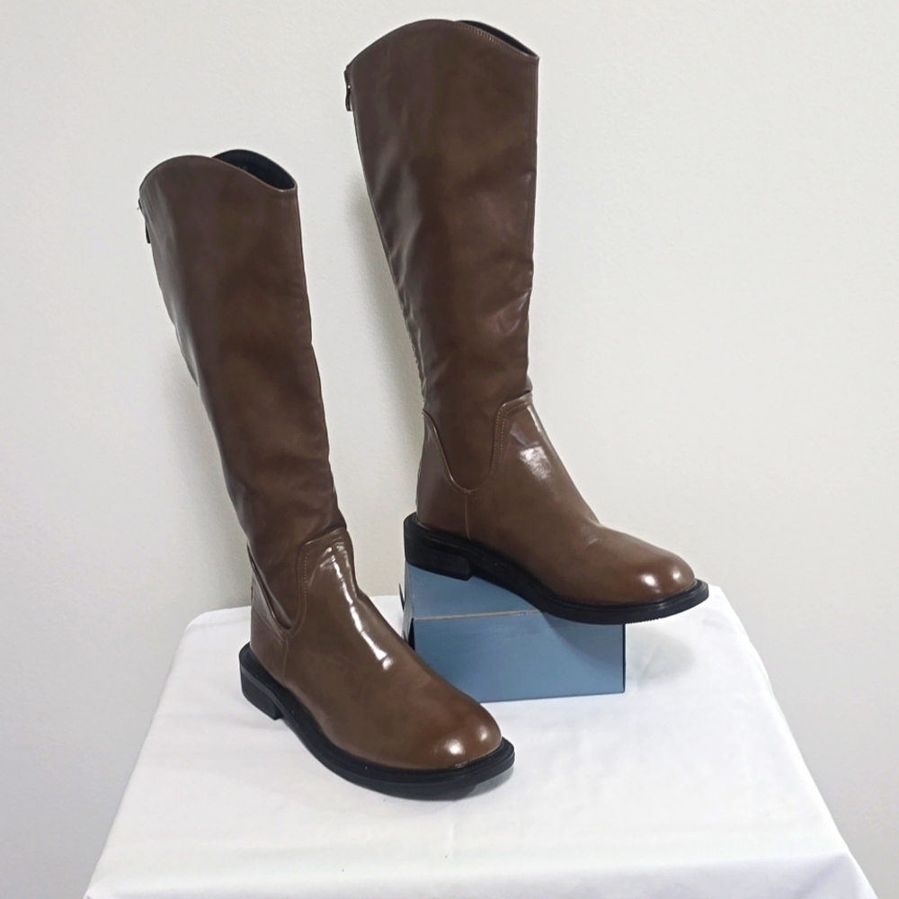 888 Mijili Knee Hi Boots Back Zip Brown Shiny Faux Leather Chunky Low Heel